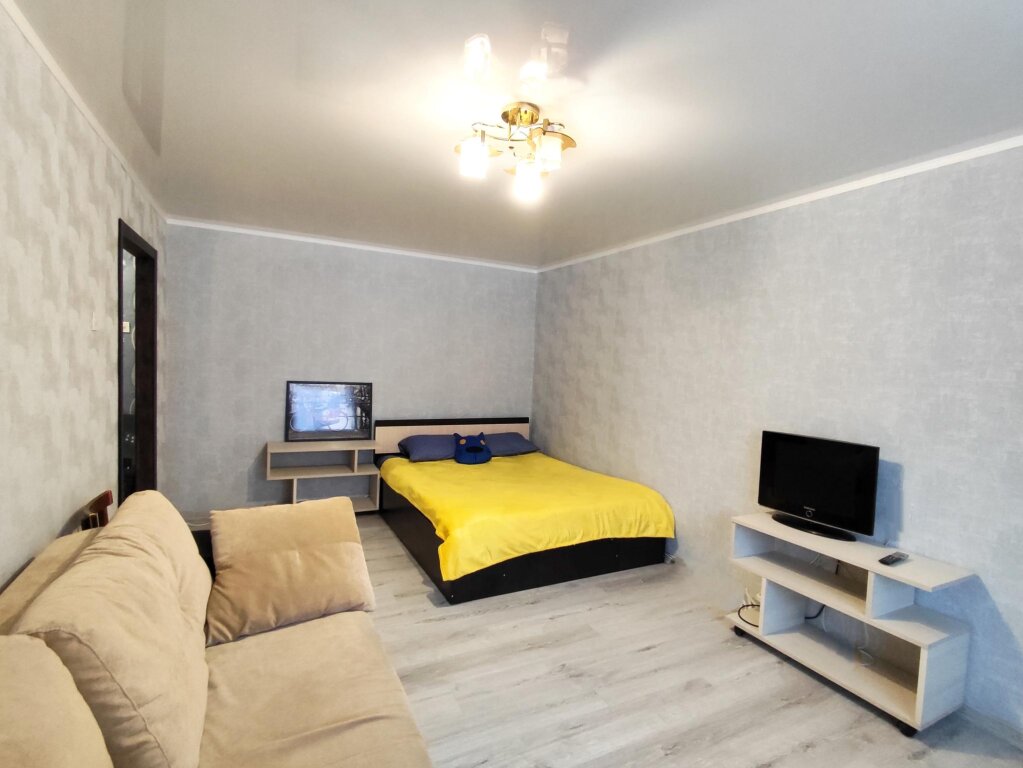 Superior Apartment Day and night on Volodarsky Street 9A