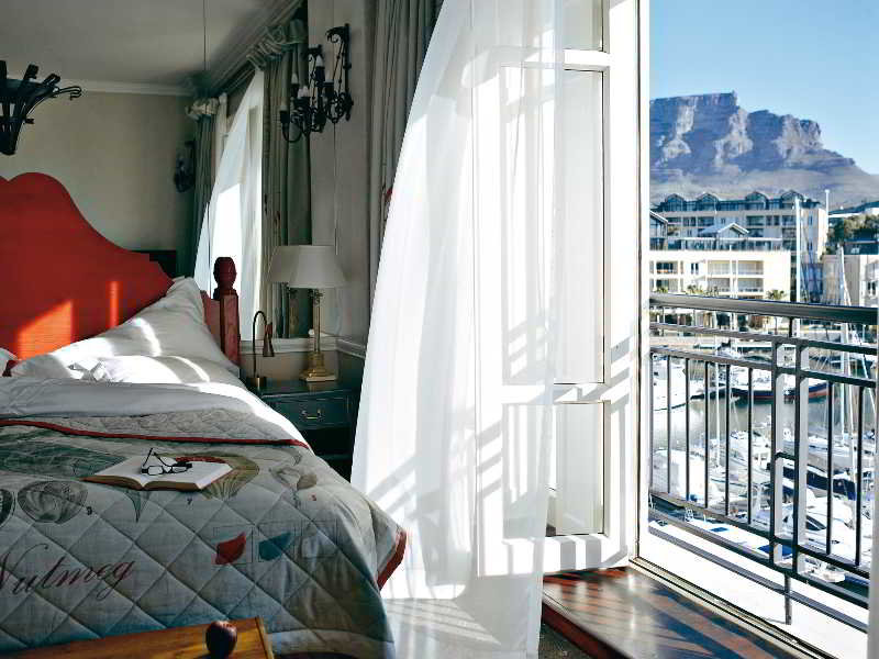 Двухместный номер Standard с балконом Cape Grace, A Fairmont Managed Hotel