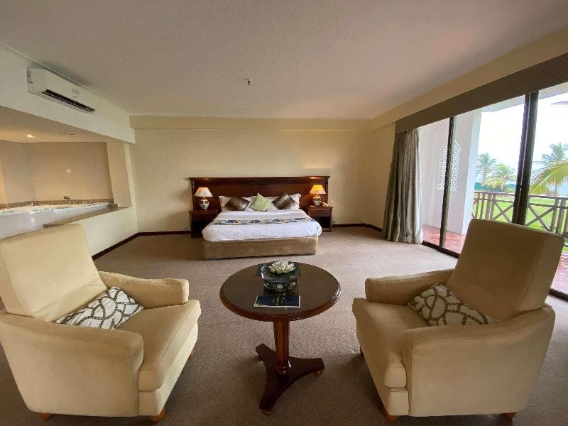 Suite with ocean view Golden Tulip Dar es Salaam