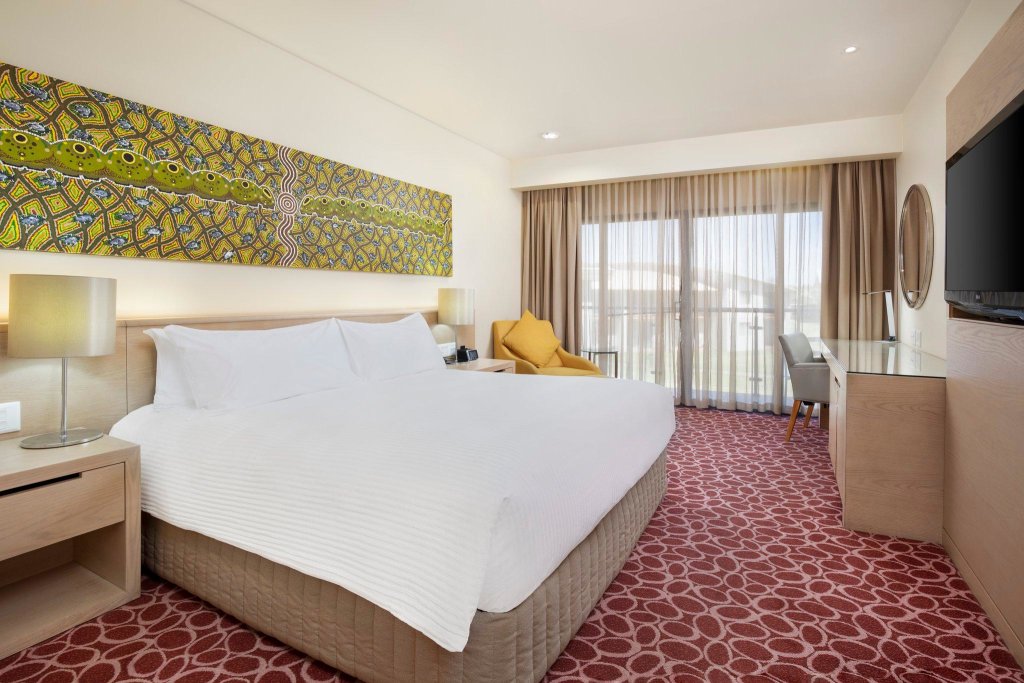 Premium Zimmer Crowne Plaza Alice Springs Lasseters, an IHG Hotel