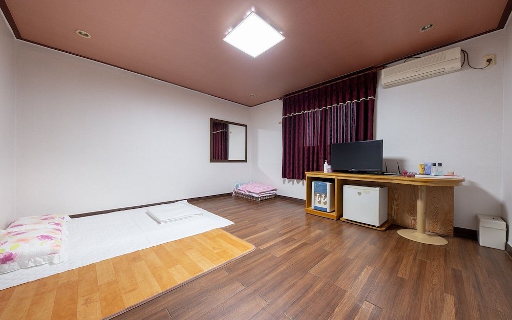 Standard room Seosan Peace Motel