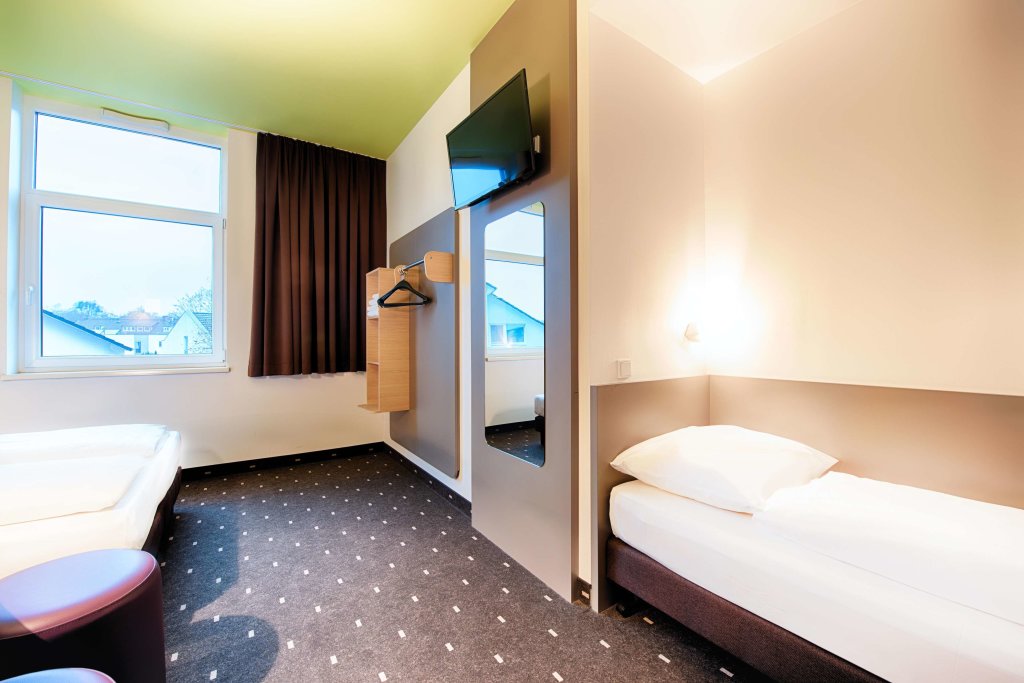 Standard Dreier Zimmer B&B Hotel Kassel-City