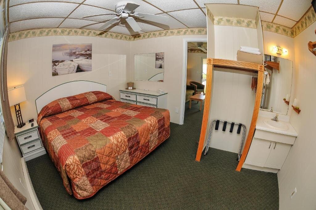 Двухместный люкс с частичным видом на океан Friendship Oceanfront Suites