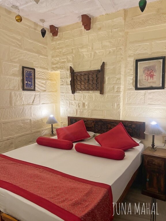 Junior Suite with balcony Juna Mahal Boutique Home Stay