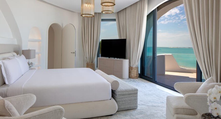 Royal Suite Anantara Santorini Abu Dhabi Retreat