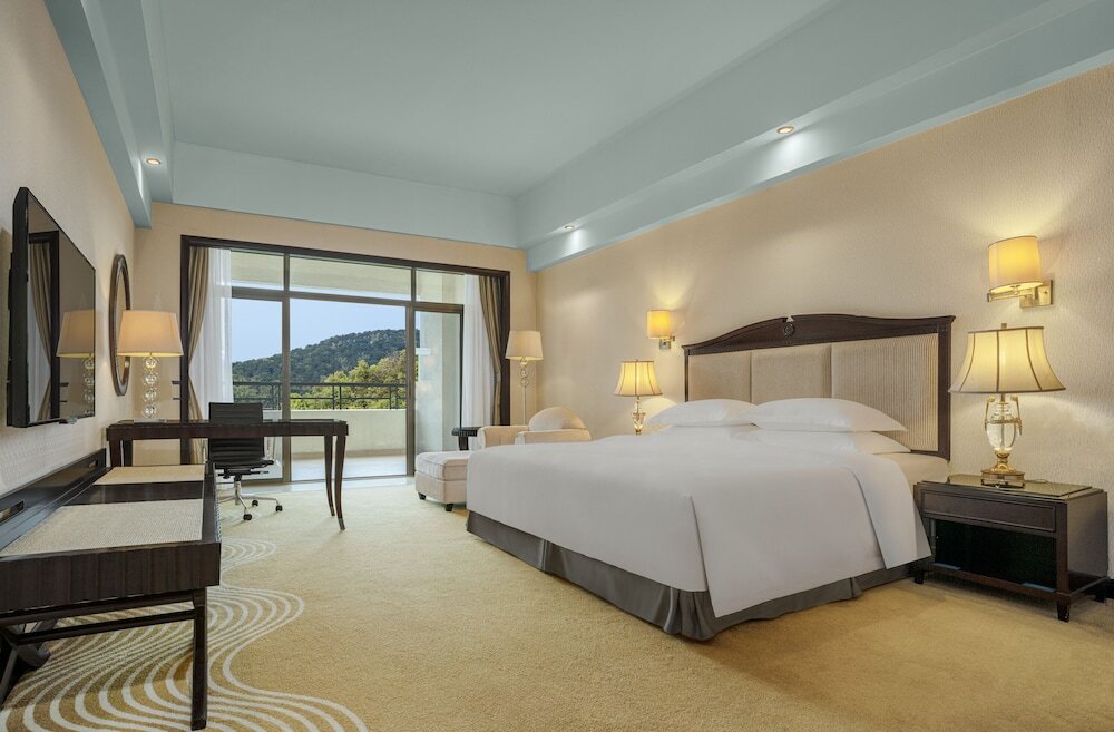 Habitación doble De lujo con balcón y con vista a la montaña Country Garden Phoenix Hotel Chongqing