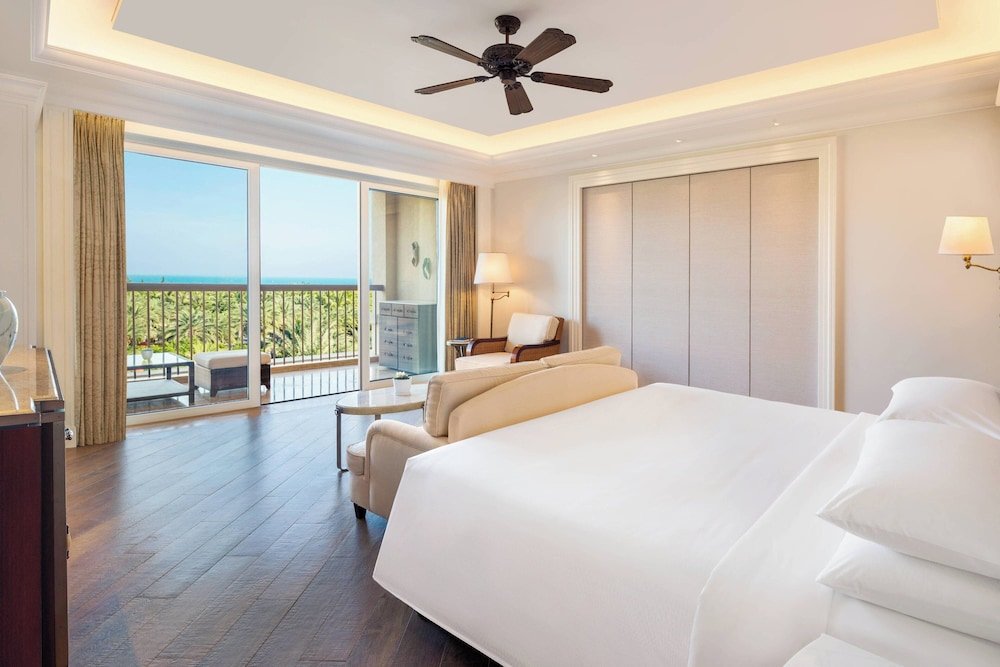 Двухместный номер Standard с балконом и с видом на океан JW Marriott Sanya Haitang Bay Resort & Spa