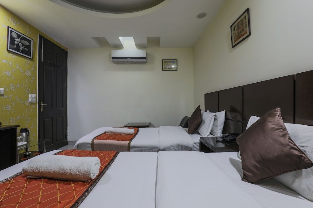 Deluxe room The Hermitage By Cosy Hotels near Lajpat Nagar, Delhi