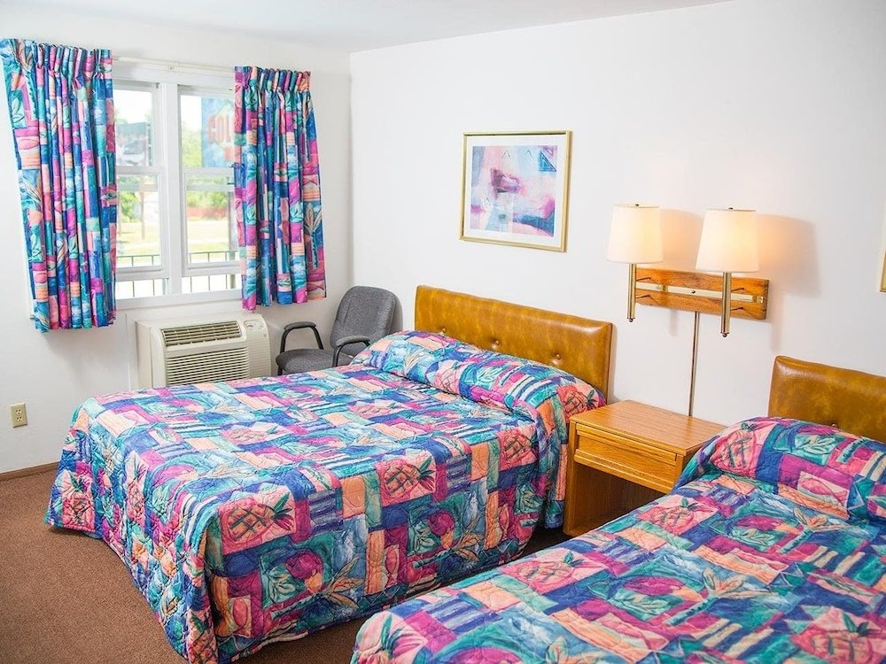 Standard room Colonial motel