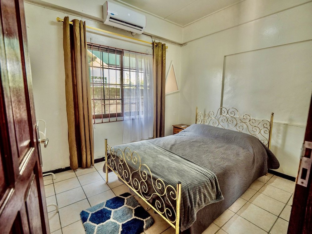 Apartment mit Balkon Impeccable 2-bed Apartment in Paramaribo
