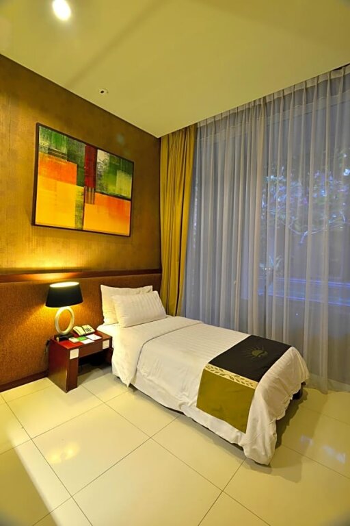 2 Bedrooms Family Suite 100 Sunset Hotel and Ballroom