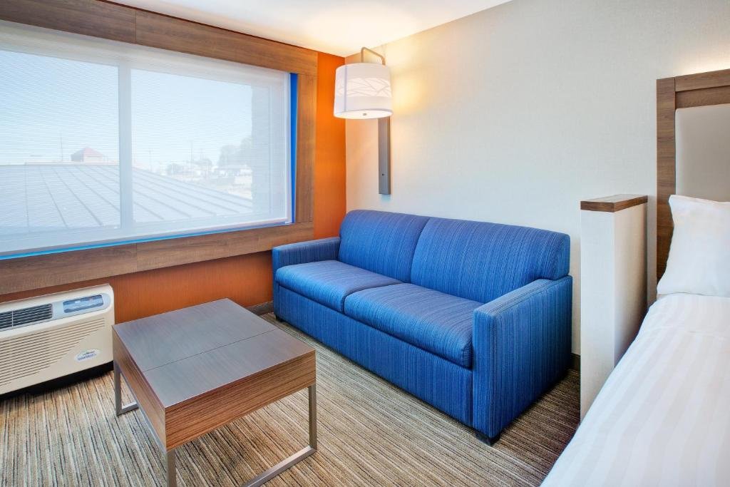 Suite Holiday Inn Express & Suites New Castle, an IHG Hotel