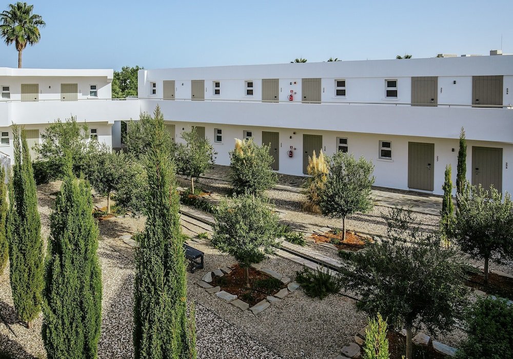 Habitación con balcón y con vista al jardín Nissi Beach Resort