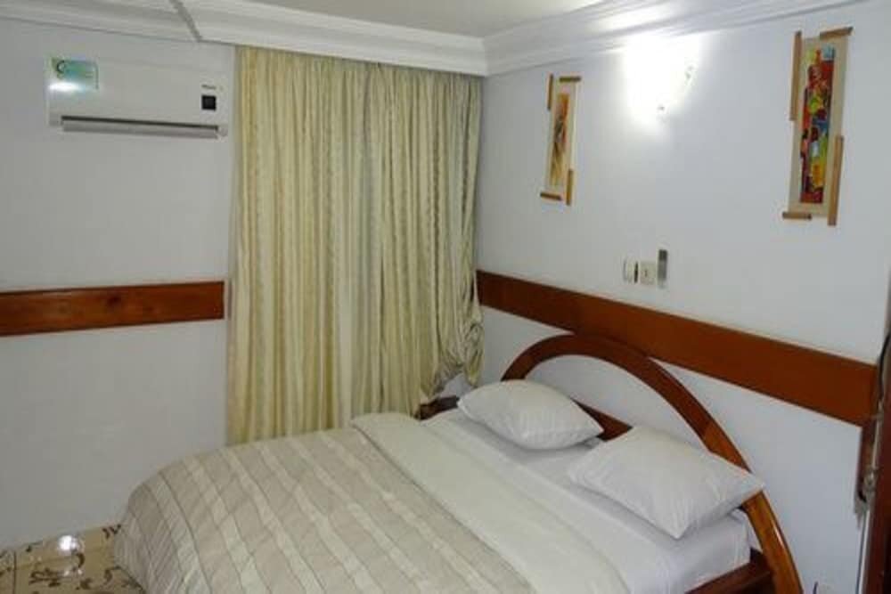 Double suite sous-sol Residence Hotel Badjo