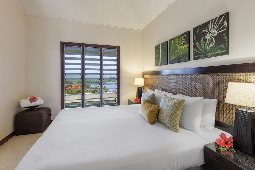 Бунгало с балконом и с видом на залив Mangoes Resort