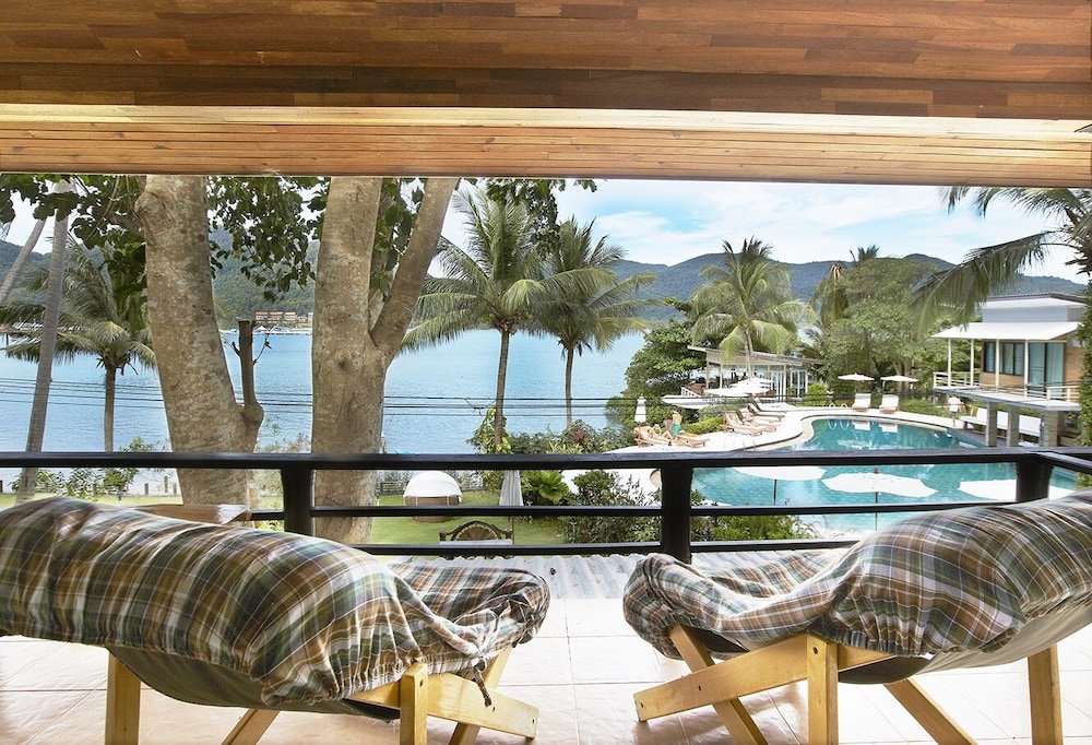 Номер Deluxe с балконом и beachfront Resolution Resort
