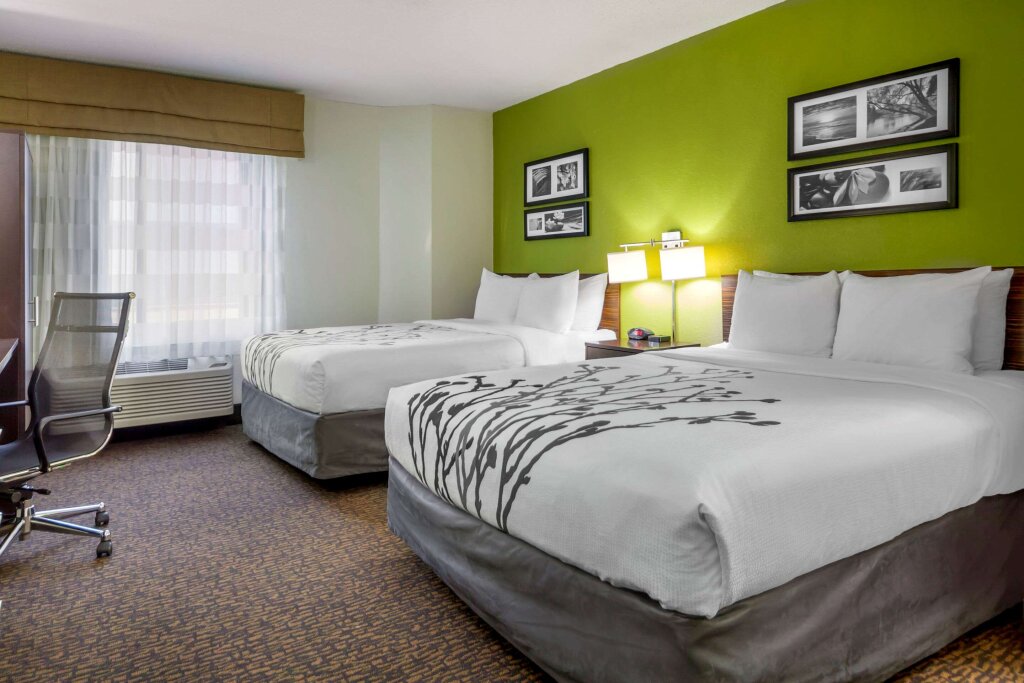 Четырёхместный номер Standard Sleep Inn By Choice Hotels
