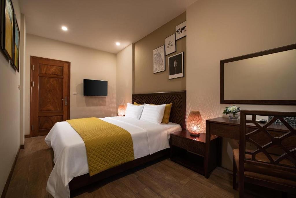 Deluxe Double room Hanoi Lakeside Premium Hotel & Travel