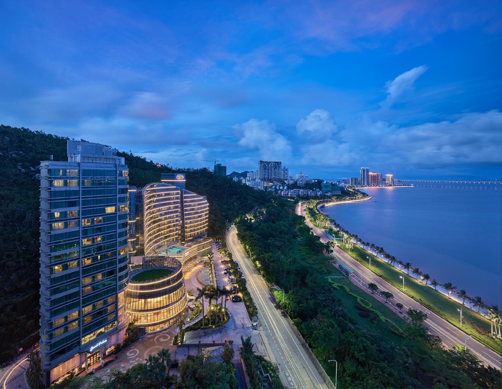 Deluxe Double room with sea view Grand Bay Hotel Zhuhai