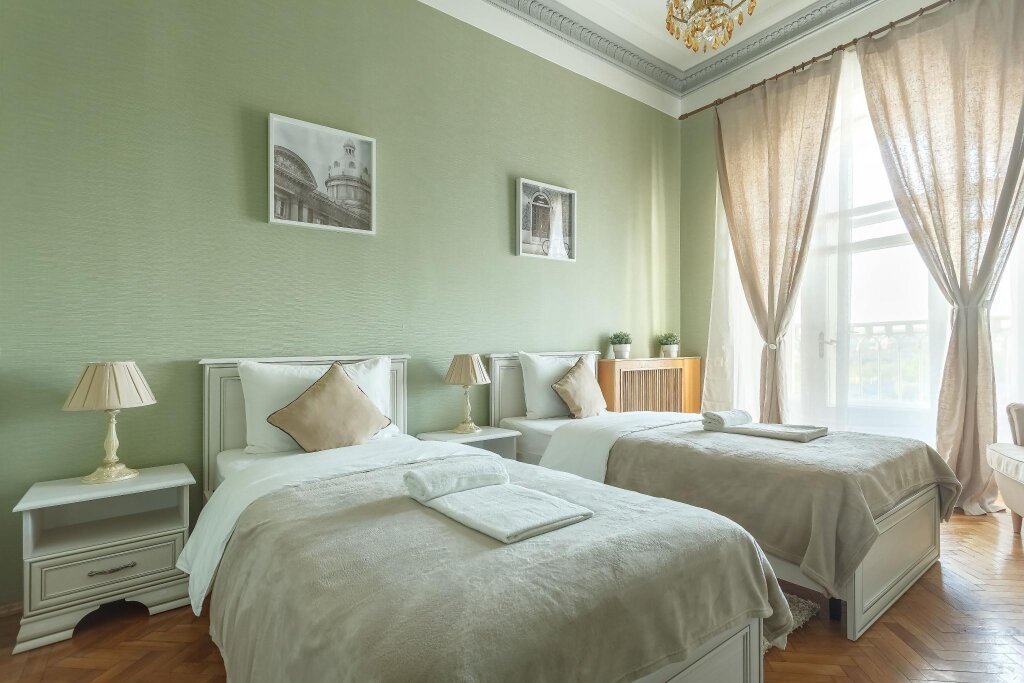 Supérieure appartement 3 chambres avec balcon Izba on Kotelnicheskaya embankment