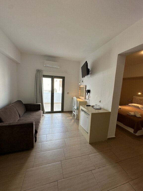Standard Dreier Zimmer mit Balkon Olympic Hotel Santorini