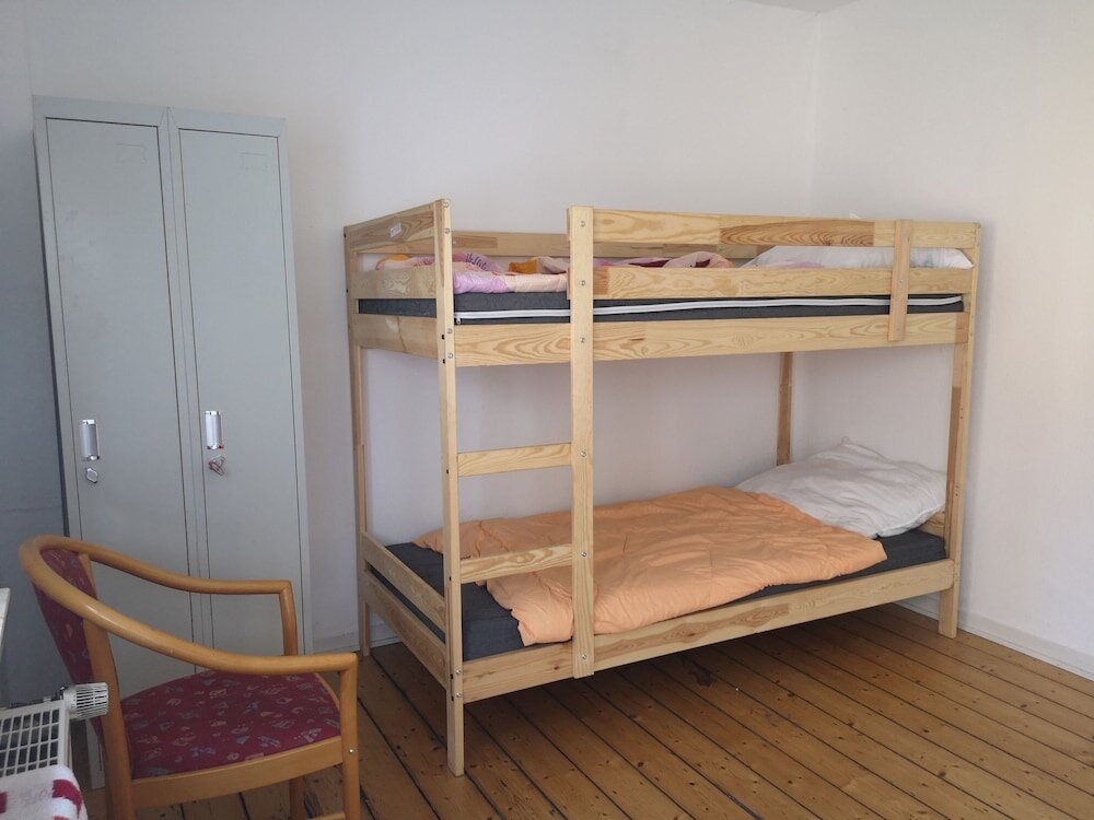 Кровать в общем номере (женский номер) A&S Hostel Bonnerstr. 64