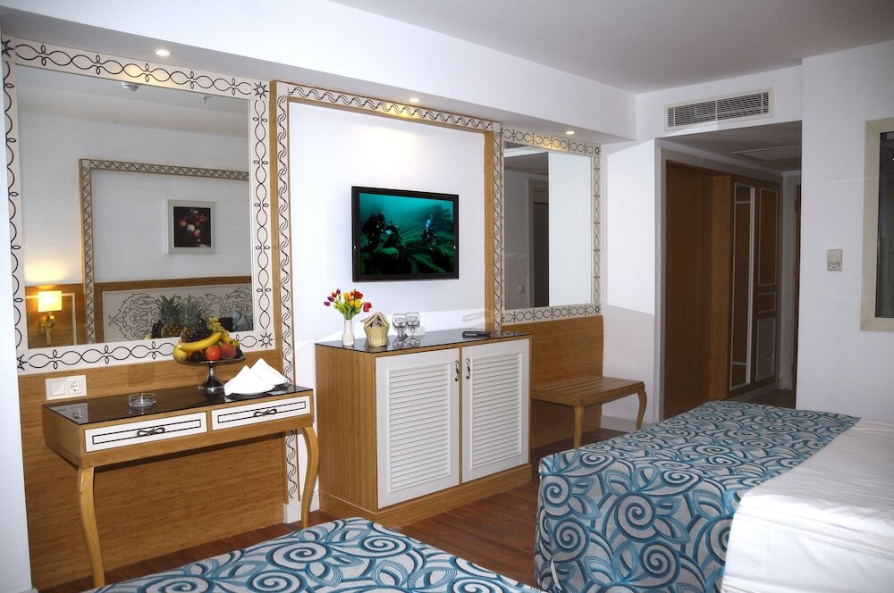 Standard Zimmer mit Balkon und mit eingeschränktem Meerblick Crystal Waterworld Resort & Spa