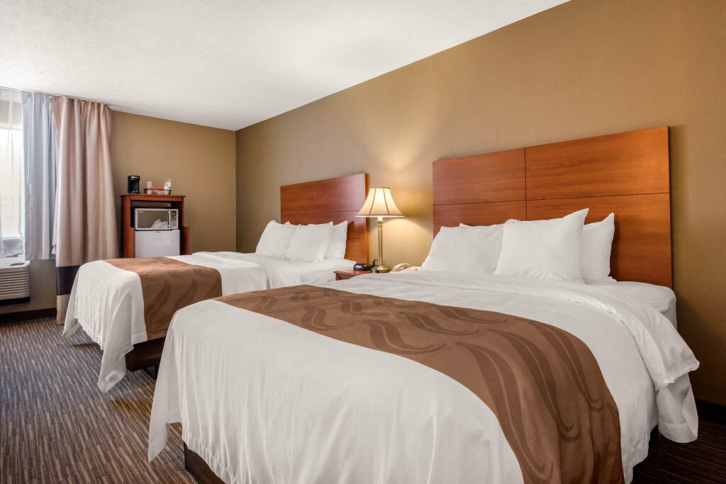 Standard quadruple chambre Quality Inn & Suites New Castle