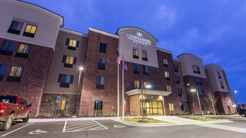 Suite 1 Schlafzimmer Candlewood Suites : Overland Park - W 135th St, an IHG Hotel