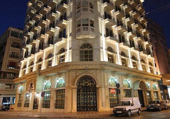 Полулюкс Golden Tulip Serenada Hamra Hotel