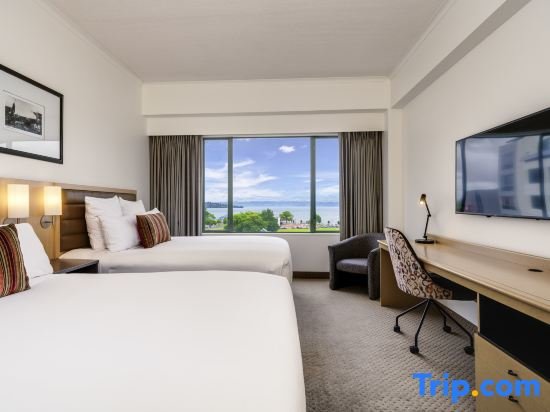Standard Double room with lake view Novotel Rotorua Lakeside