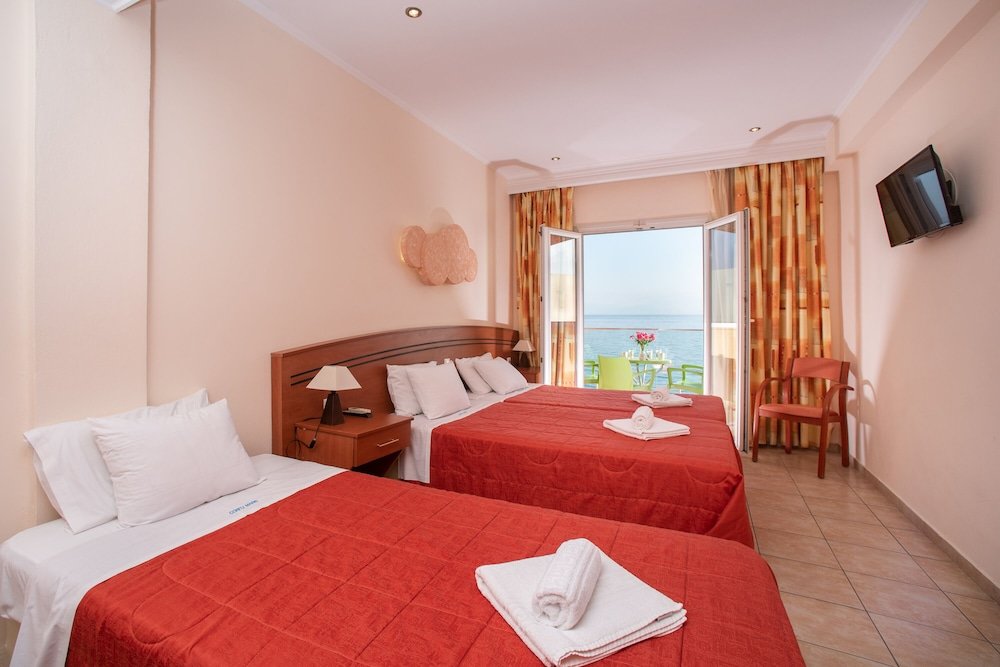 Camera tripla Standard con balcone e vista litorale Corfu Maris