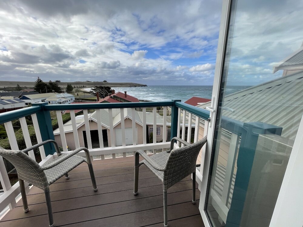 Люкс с балконом и с видом на море Hanlon Guest House