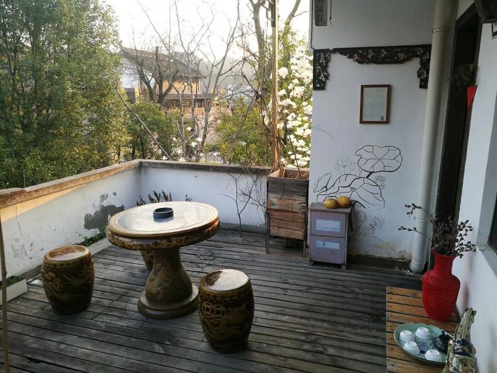 Двухместный номер Standard с балконом и с видом на сад September Hui zhou Homestay