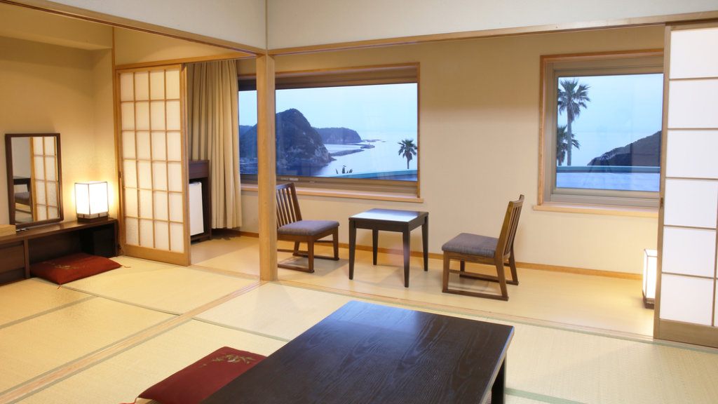 Номер Standard с видом на океан Shimoda Tokyu Hotel