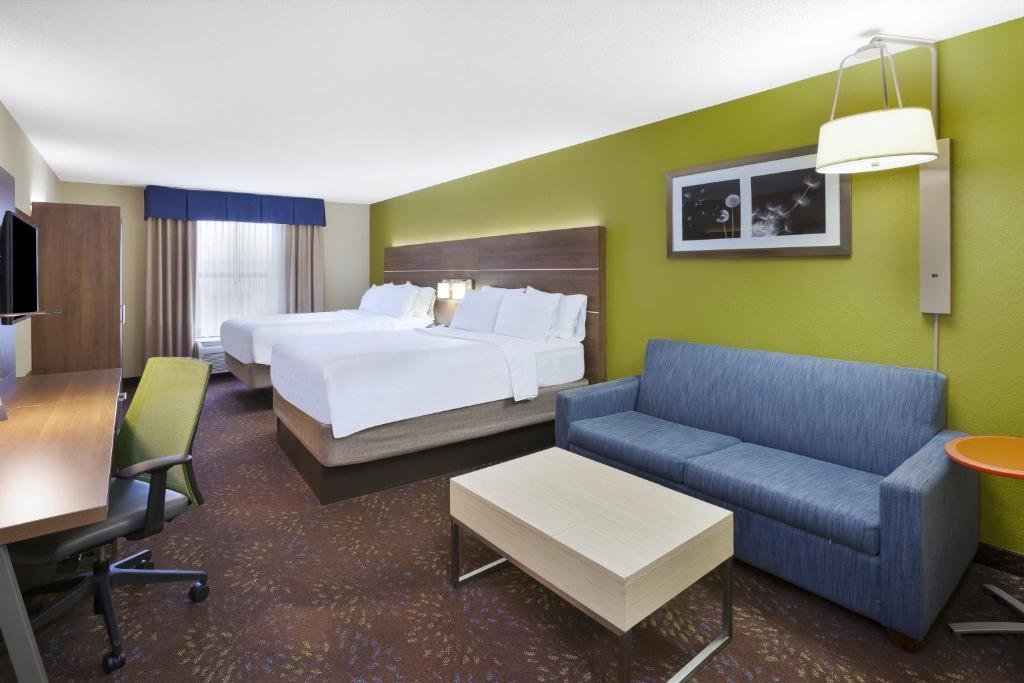 Двухместный номер Deluxe Holiday Inn Express Hotel & Suites Circleville, an IHG Hotel