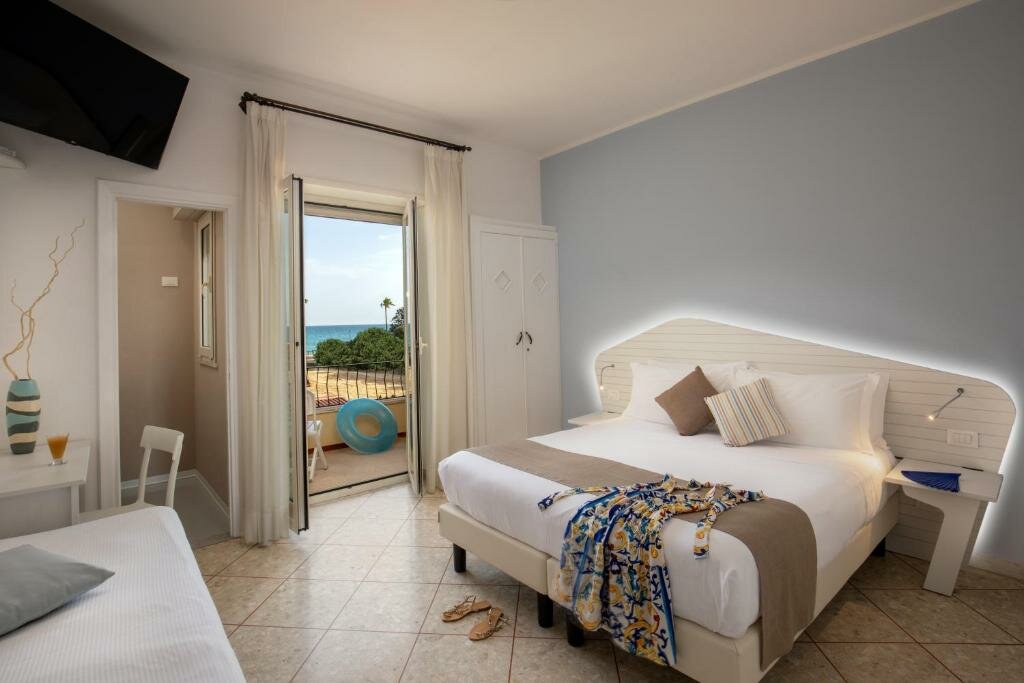 Standard triple chambre avec balcon Hotel Casa Yvorio