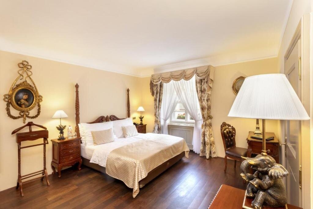 Двухместный номер Superior Iron Gate Hotel & Suites Prague by BHG
