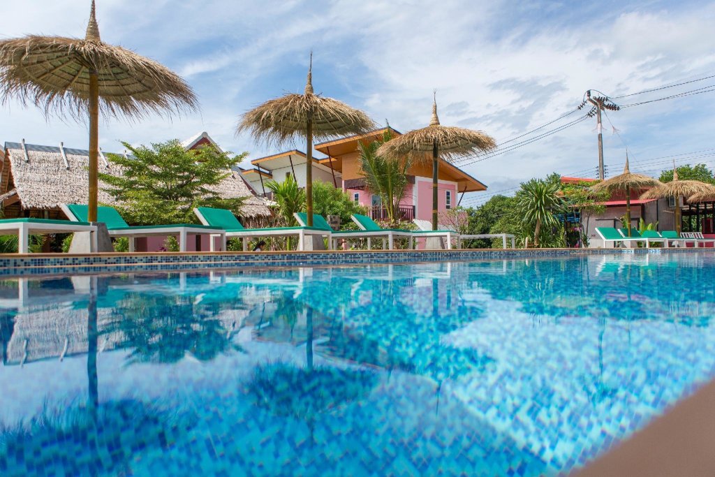 Двухместный номер Standard с видом на бассейн Pinky Bungalows Resort