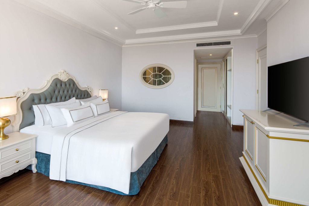 2 Bedrooms Deluxe room with city view Melia Vinpearl Quang Binh