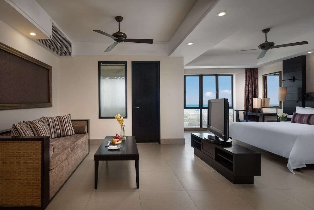 Familie Suite 1 Schlafzimmer mit Meerblick Ramada Plaza by Wyndham Sanya Bay