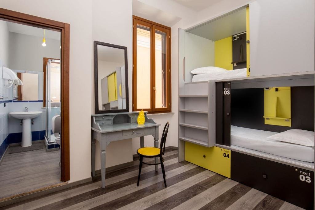 Четырёхместный номер Comfort Free Hostels Roma