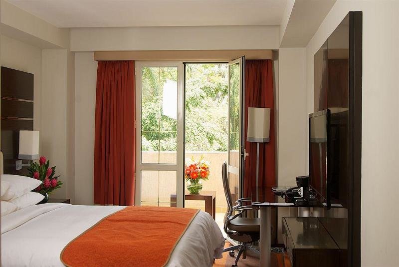 Двухместный номер Standard Altamira Village Hotel & Suites