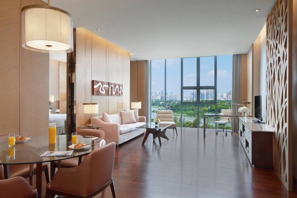 Двухместные апартаменты с 3 комнатами с балконом и с видом на город The OCT Harbour, Shenzhen - Marriott Executive Apartments