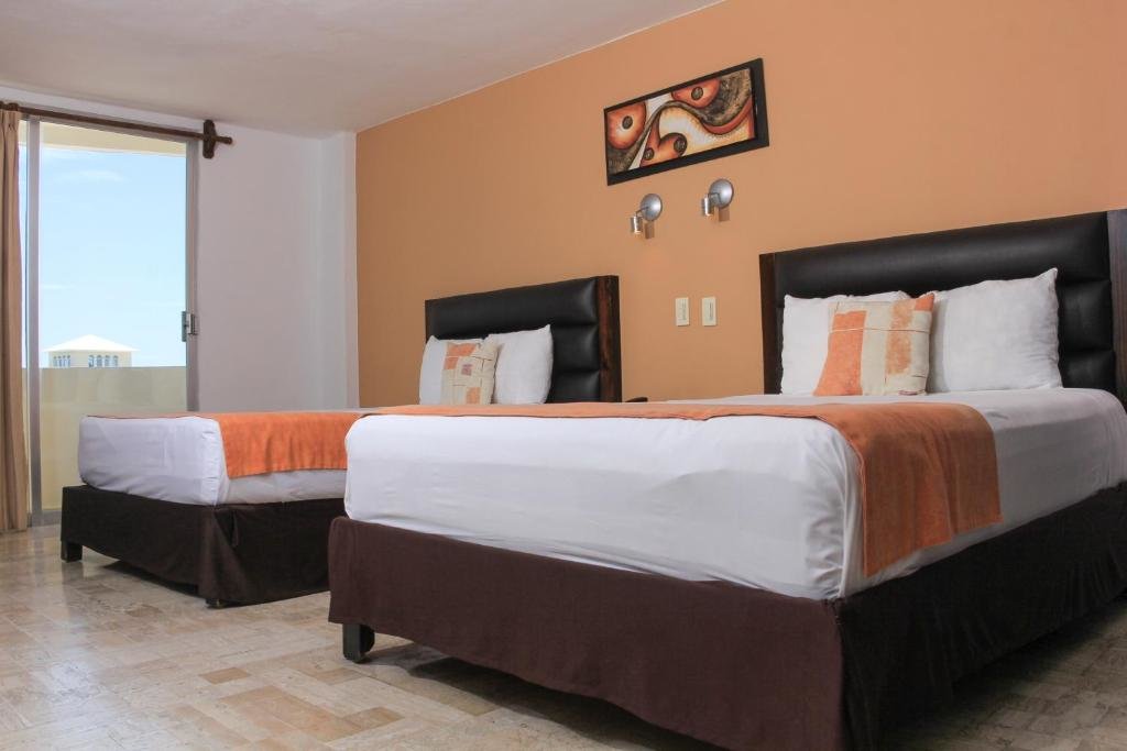 Полулюкс Calypso Hotel Cancun