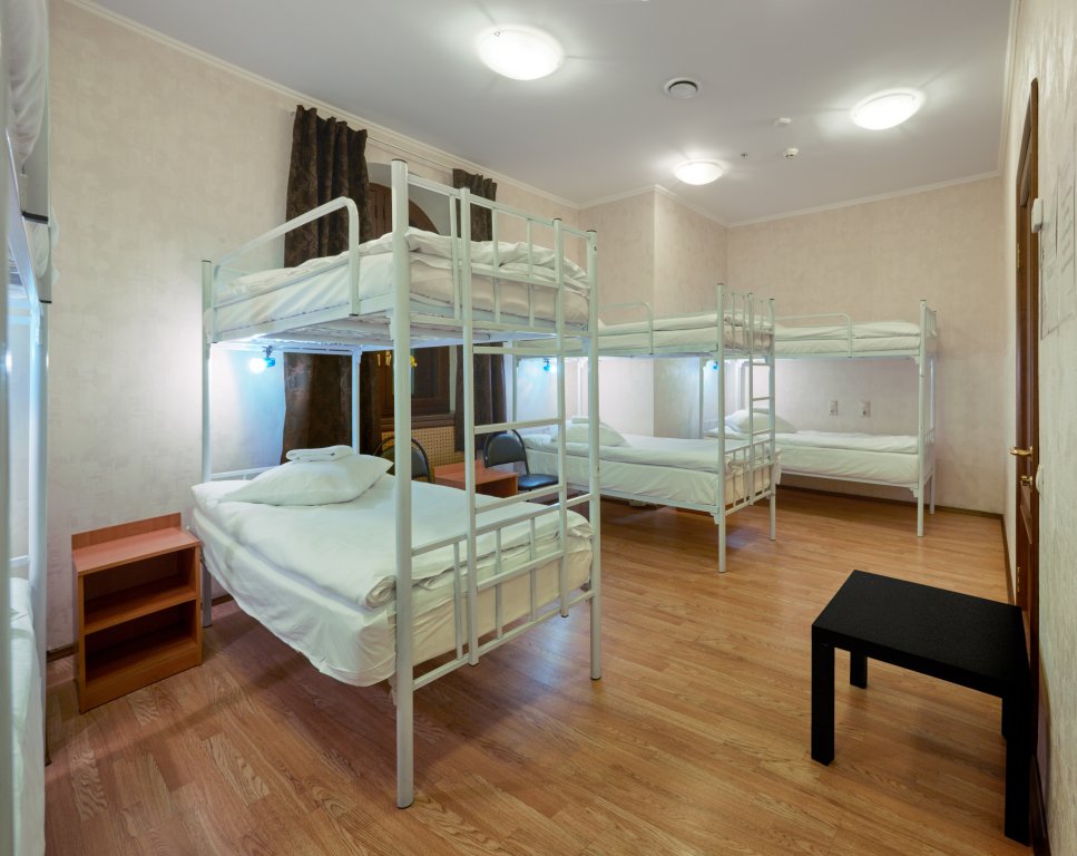 Кровать в общем номере (мужской номер) ГородОтель на Казанском