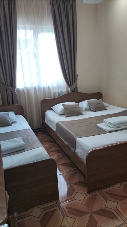Standard Dreier Zimmer mit Blick auf den Innenhof Angelina ot Travel Hotels Anturazh Guest house