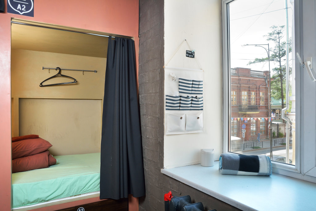 Кровать в общем номере (женский номер) Rolling Stones hostel