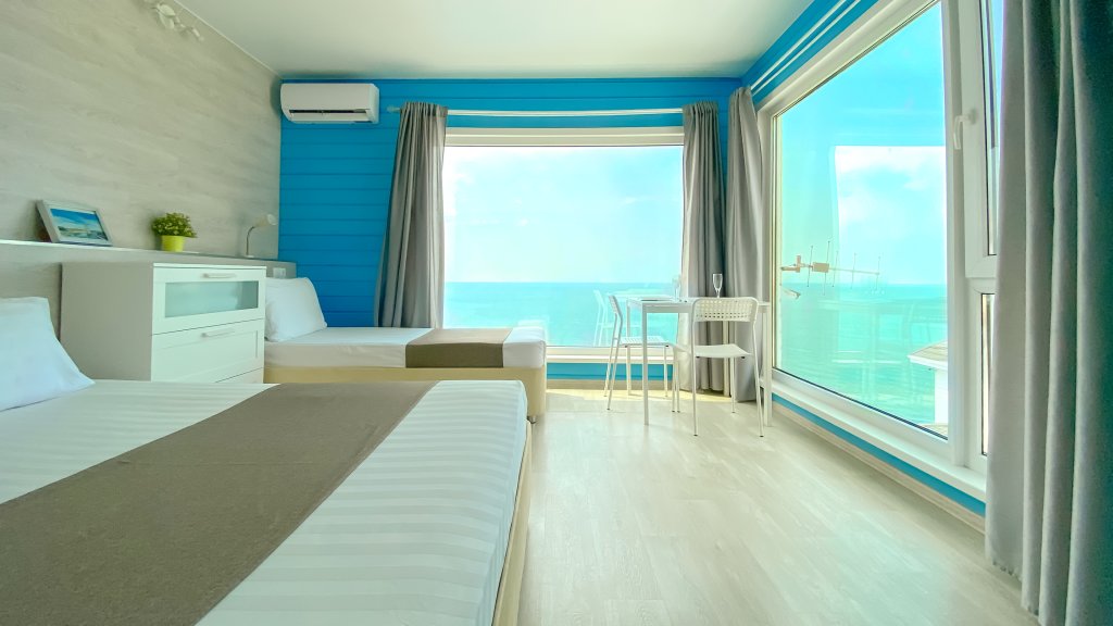 Superior Triple room with view Marine residence Hotel