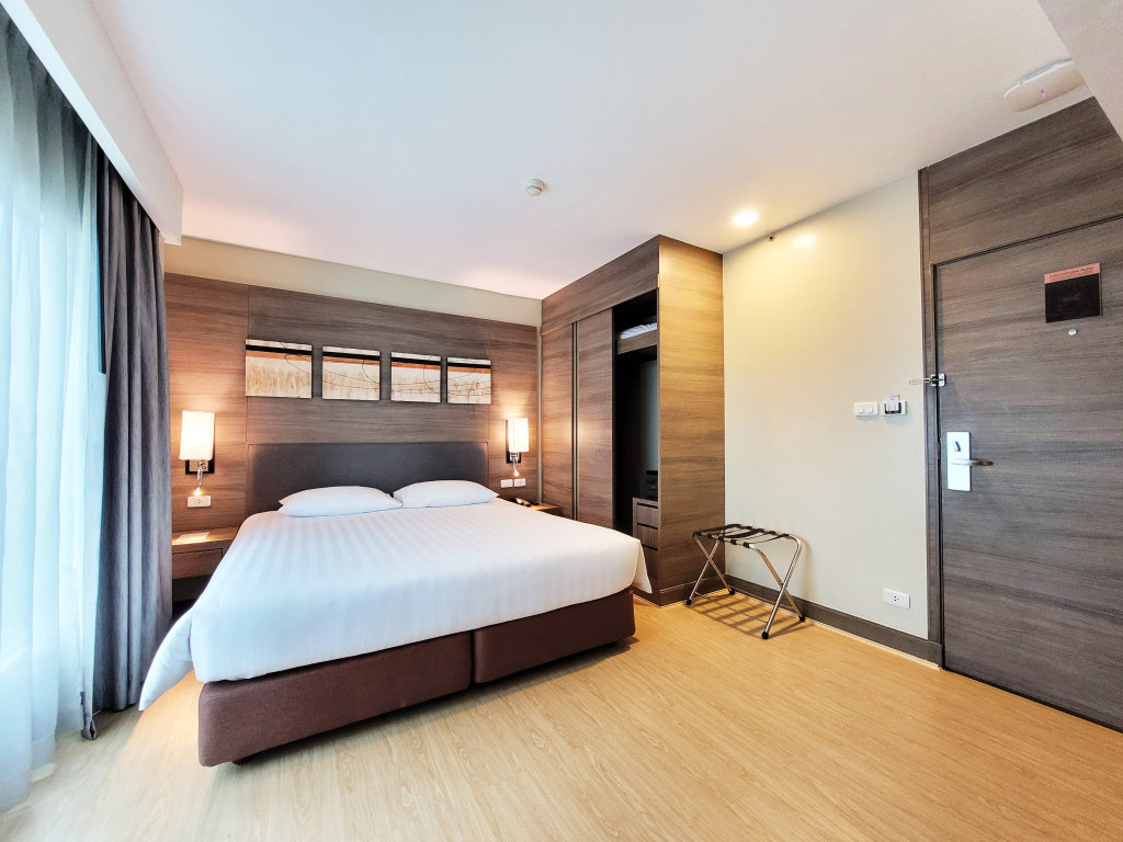 Cozy Double room Citrus Sukhumvit 11 by Compass Hospitality Hotel